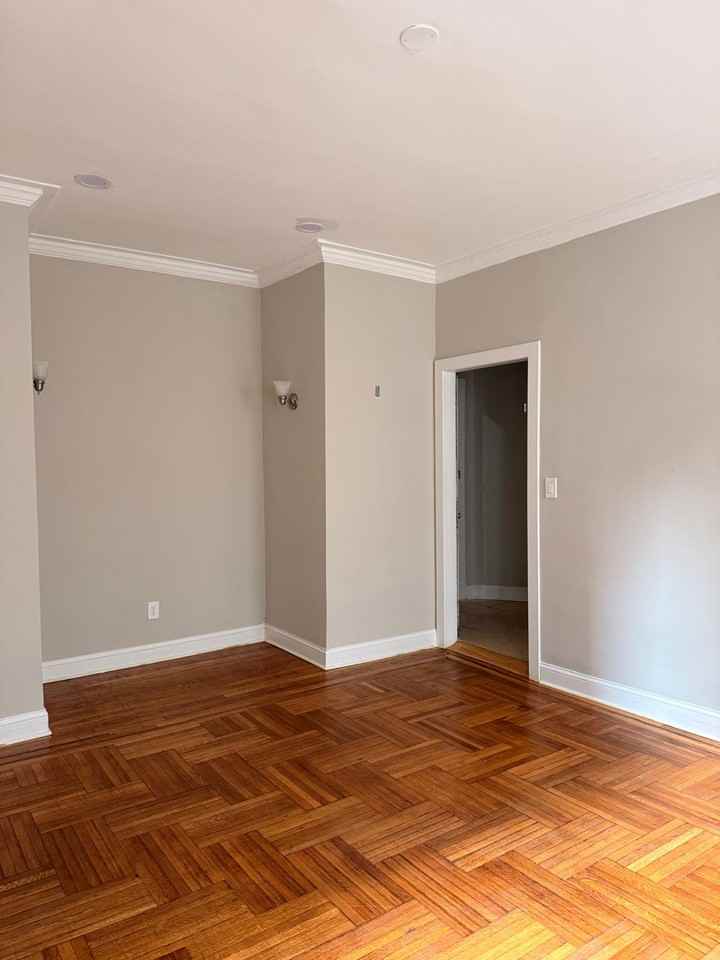 467 E 94th St #1F - Photo 5 of 9