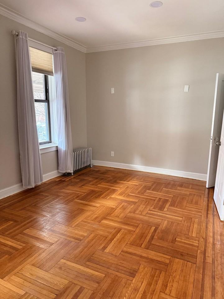 467 E 94th St #1F - Photo 6 of 9