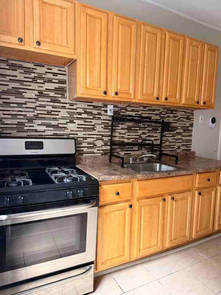 467 E 94th St #1F - Photo 7 of 9