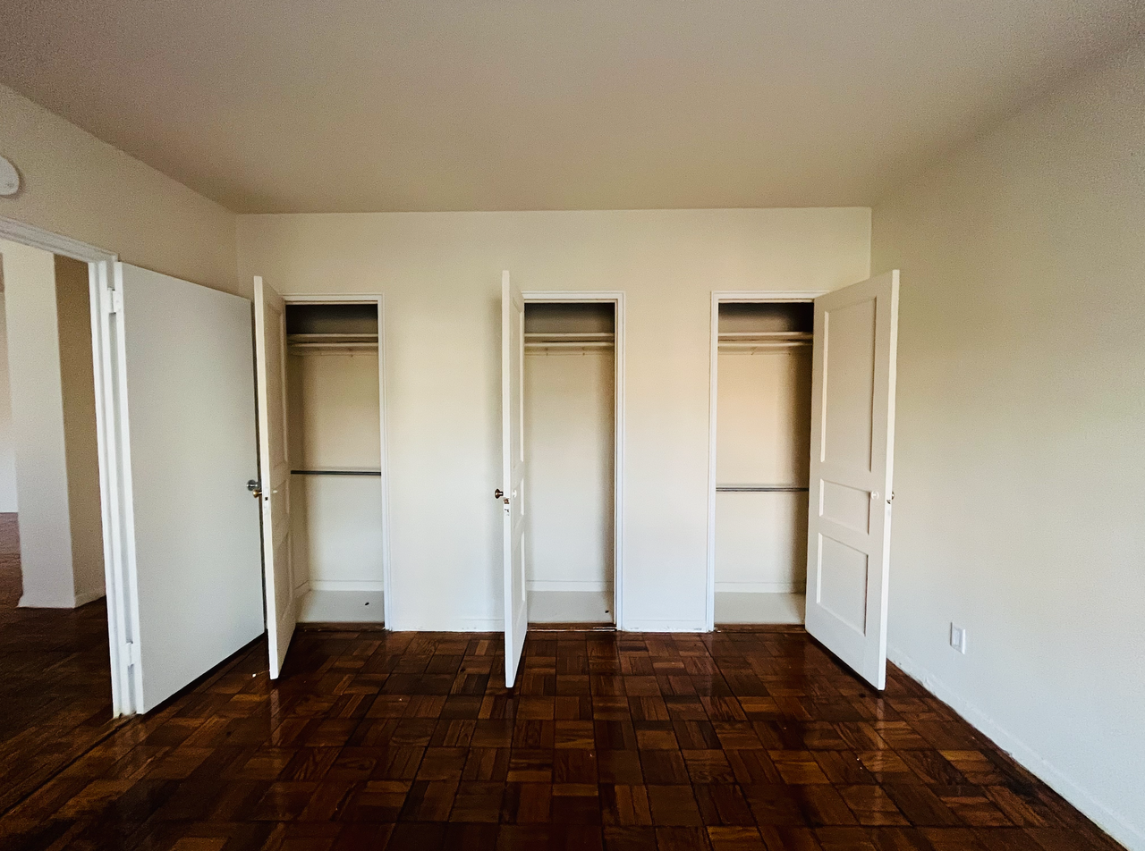 19019 71st Cres #E - Photo 5 of 5