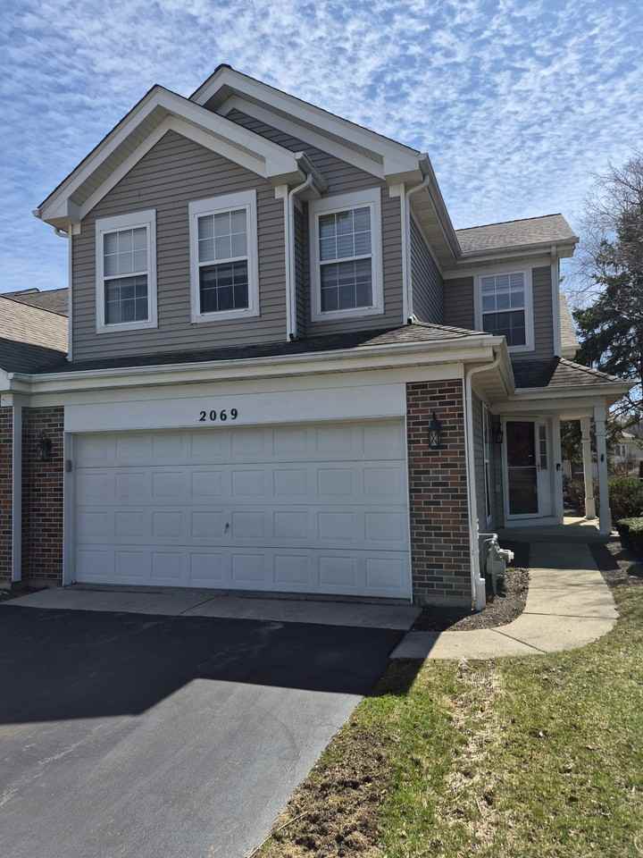 2069 Peach Tree Ln - Photo 2 of 16