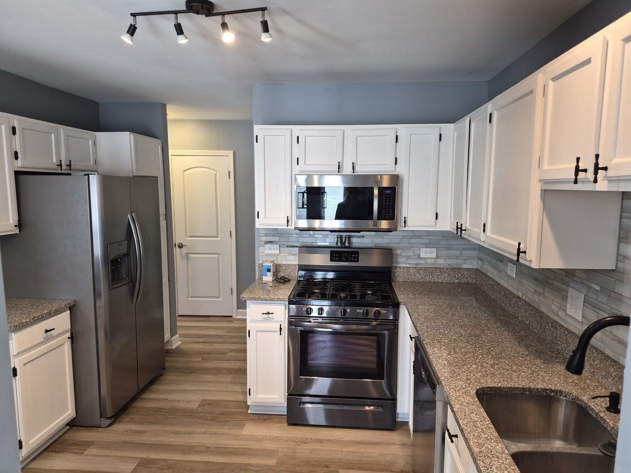 2069 Peach Tree Ln - Photo 5 of 16