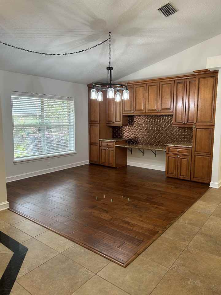 942 Deerwood Loop #NA - Photo 4 of 20