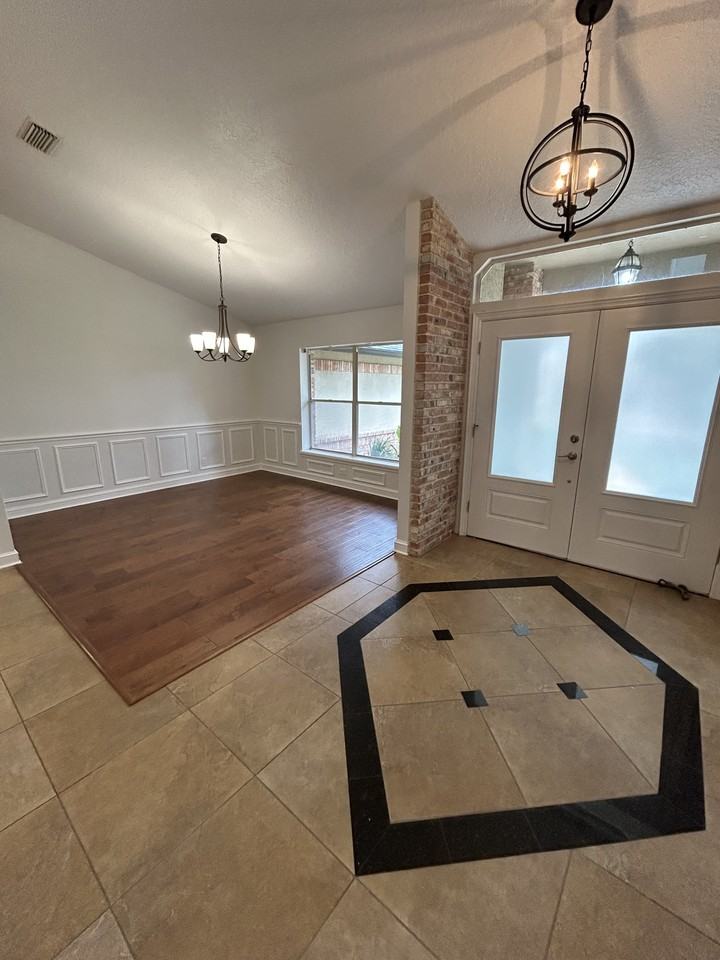 942 Deerwood Loop #NA - Photo 5 of 20