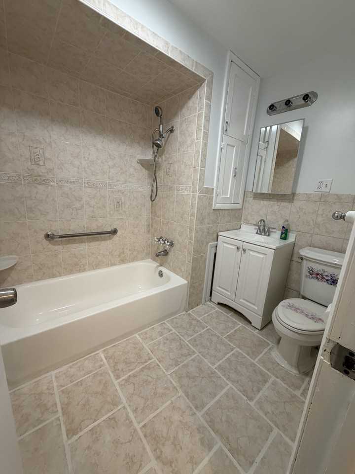116 1st St #1 - Photo 3 of 8