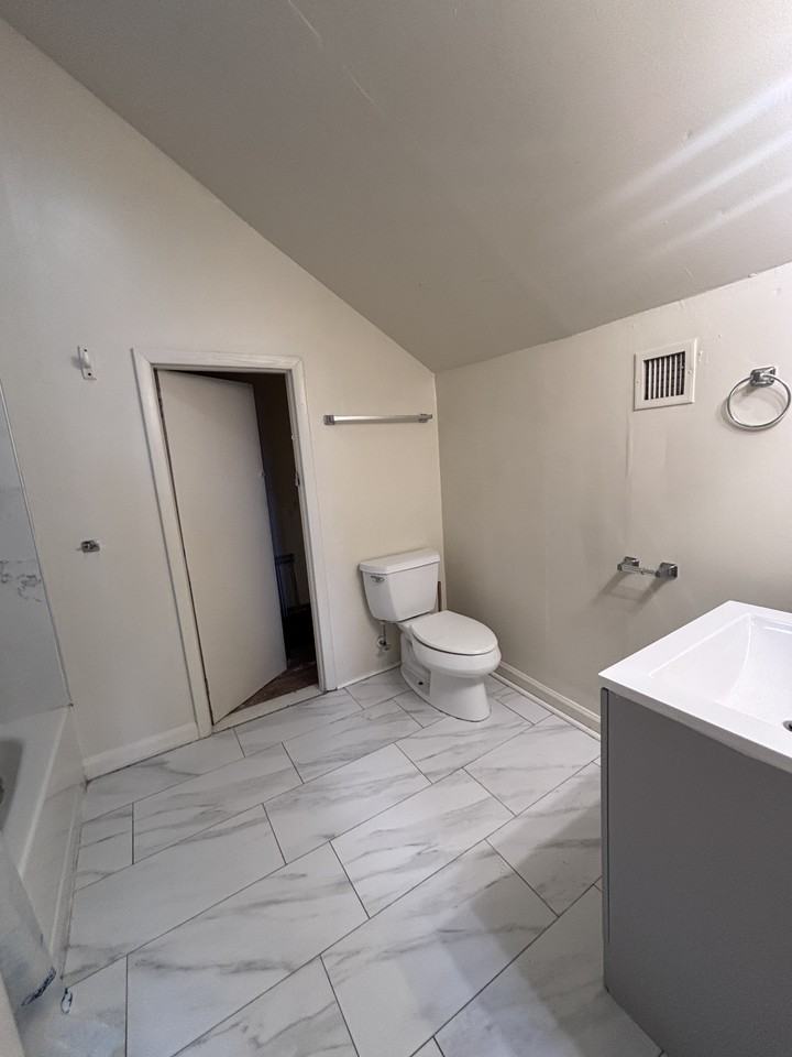 116 N 1st St #2 - Photo 6 of 10