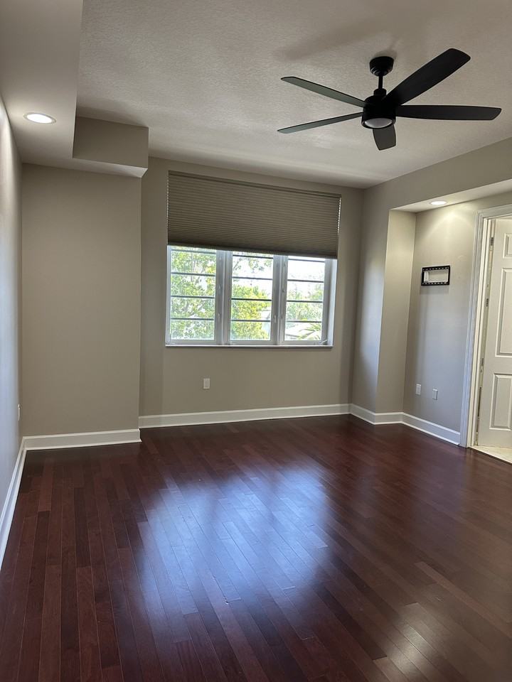 3901 Coral Heights Way #3901 - Photo 3 of 32