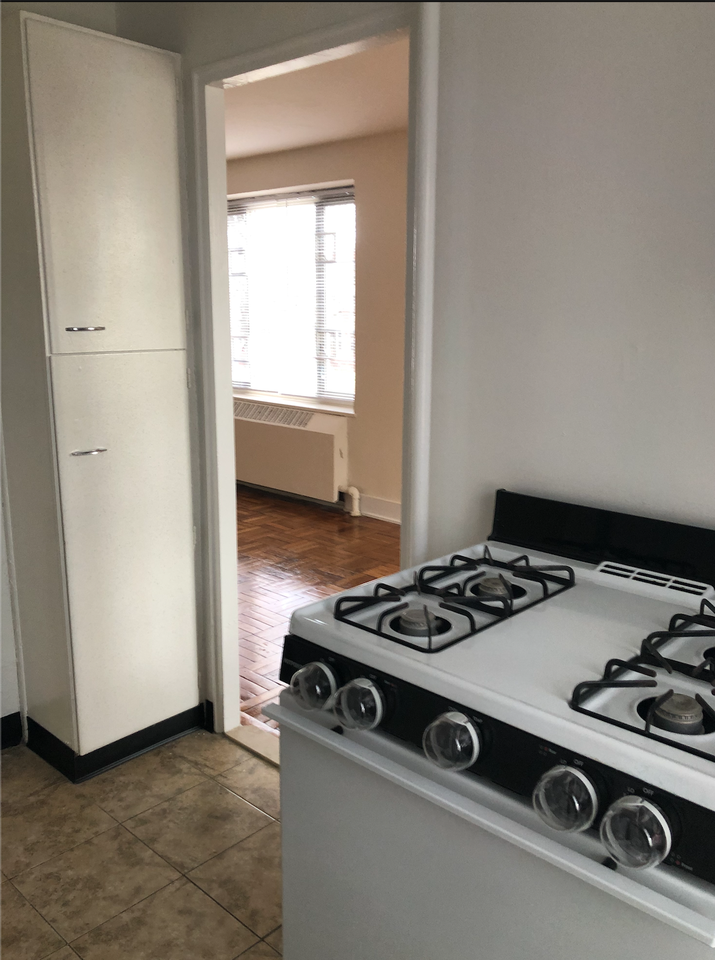 19265 71st Cres #1B - Photo 2 of 4