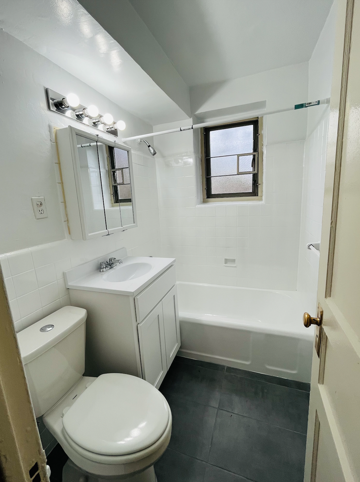 19265 71st Cres #1B - Photo 4 of 4