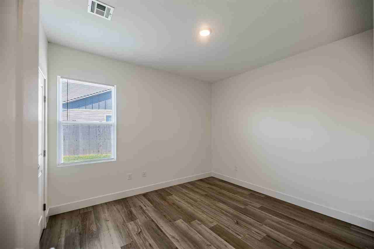 Bristol St #5746 - Photo 5 of 7