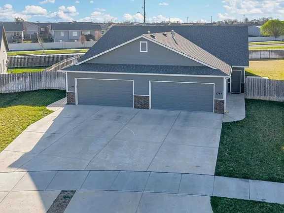 1346 N Azena St #NA - Photo 2 of 25