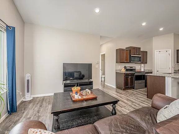 1346 N Azena St #NA - Photo 5 of 25