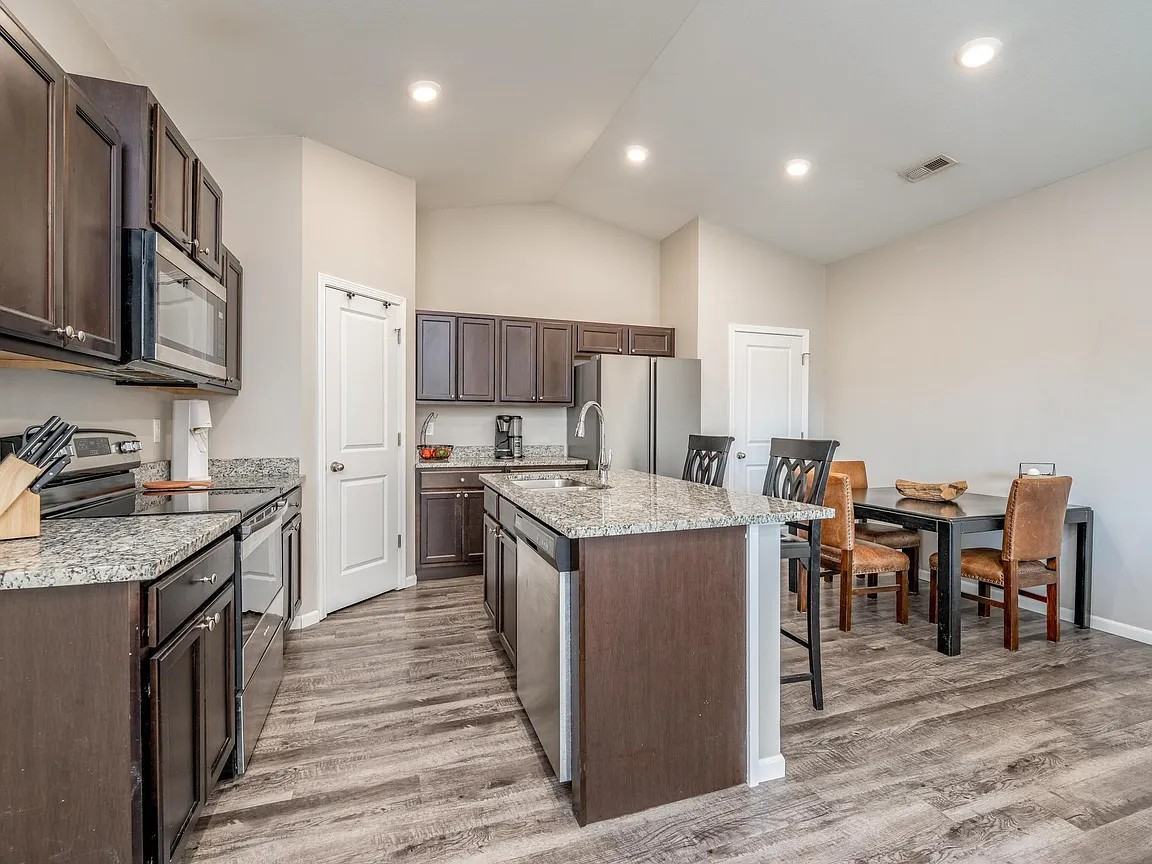 1346 N Azena St #NA - Photo 7 of 25