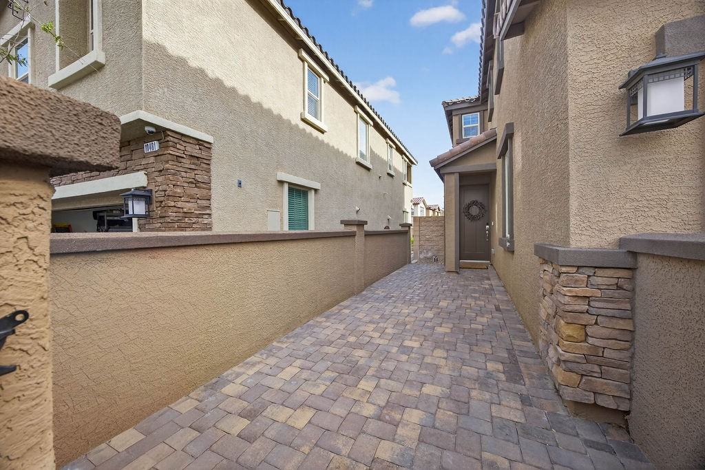 10487 Mount Charleston Ave #NA - Photo 2 of 33