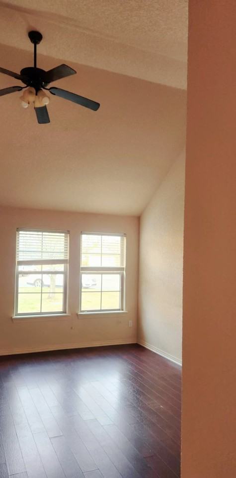 848 Oakwood Ct #848 - Photo 5 of 26