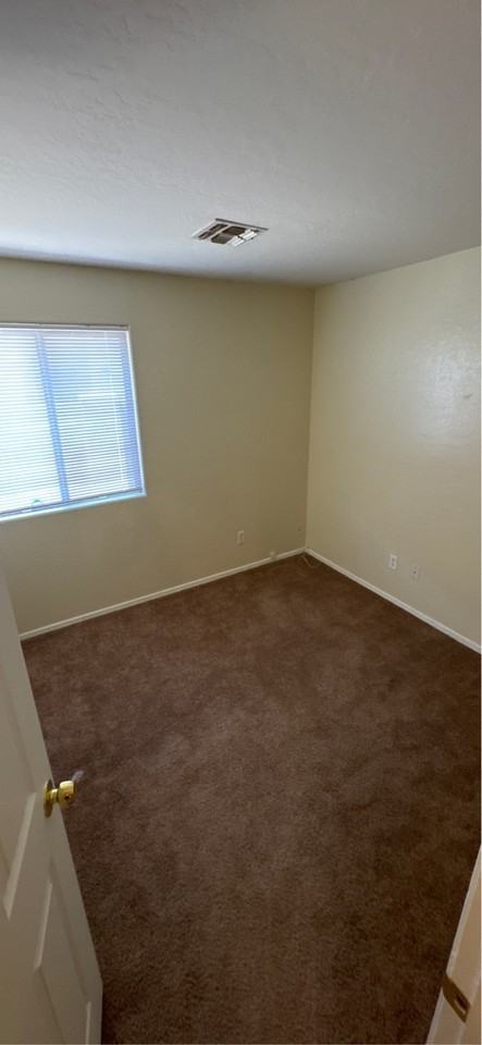 2300 E 37th Ave - Photo 2 of 27