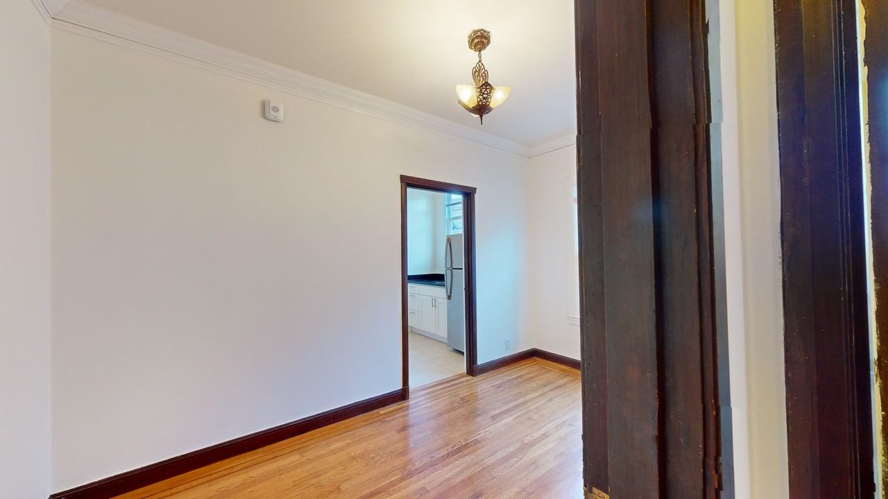 1737 Chestnut St #5 - Photo 4 of 16