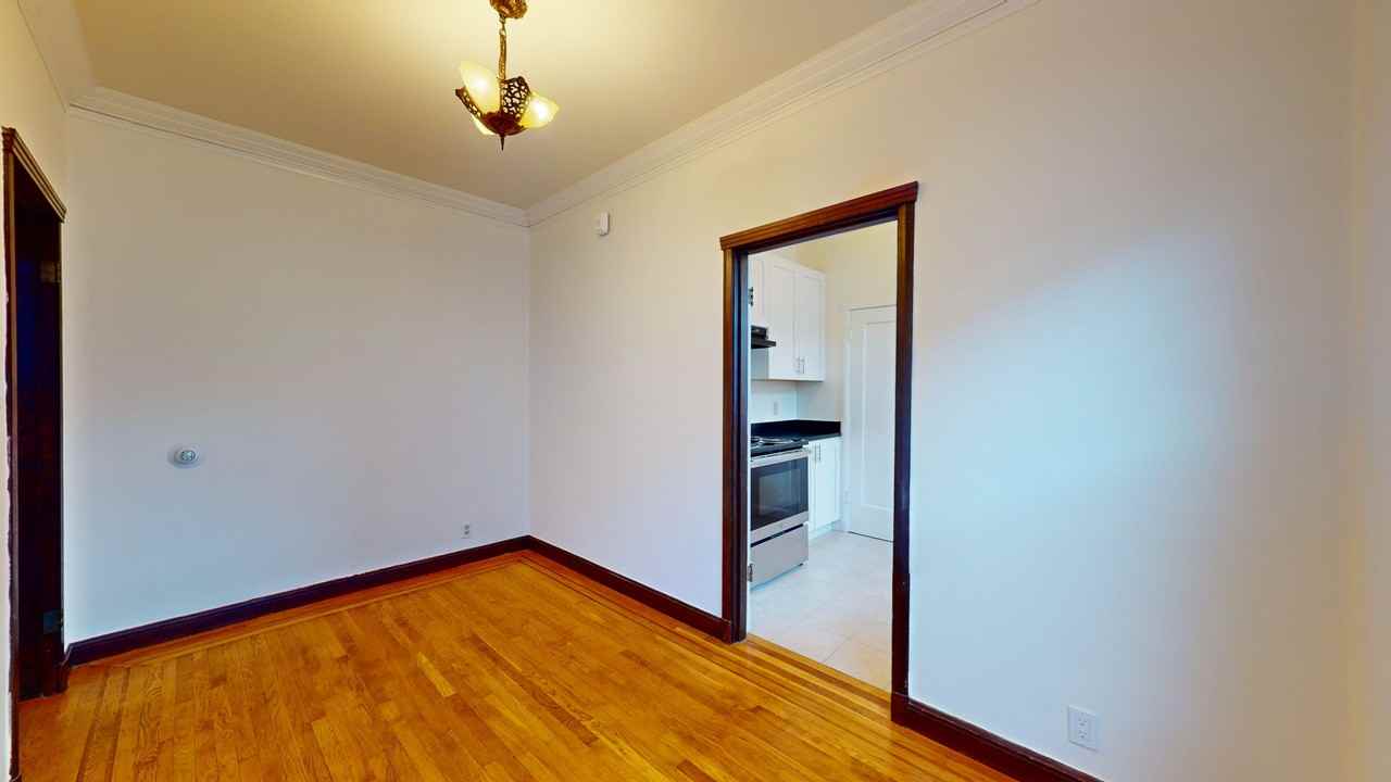 1737 Chestnut St #5 - Photo 6 of 16