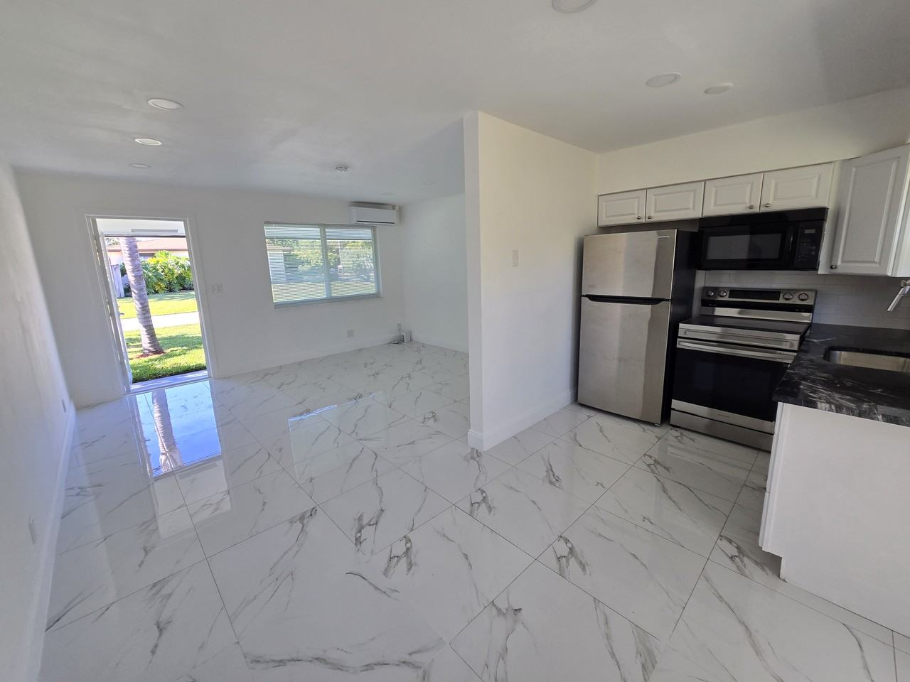 2308 Nw 3rd Ave #2 - Photo 4 of 28