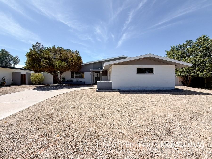 3914 E Becker Ln - Photo 3 of 44