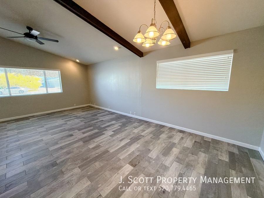 3914 E Becker Ln - Photo 7 of 44