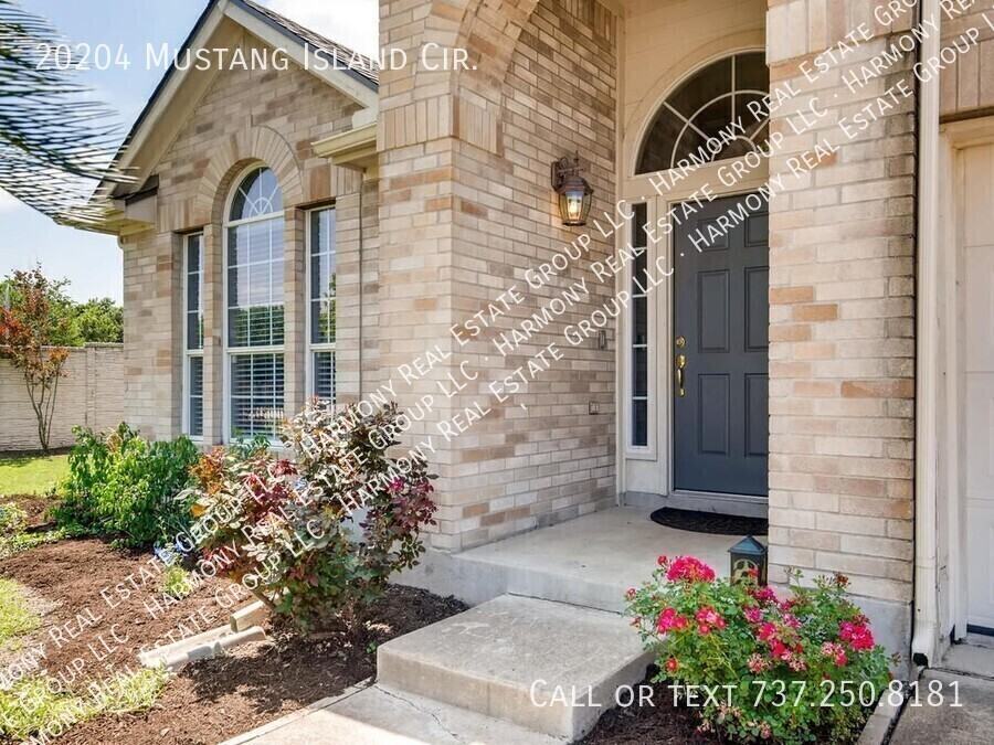 20204 Mustang Island Cir - Photo 2 of 19