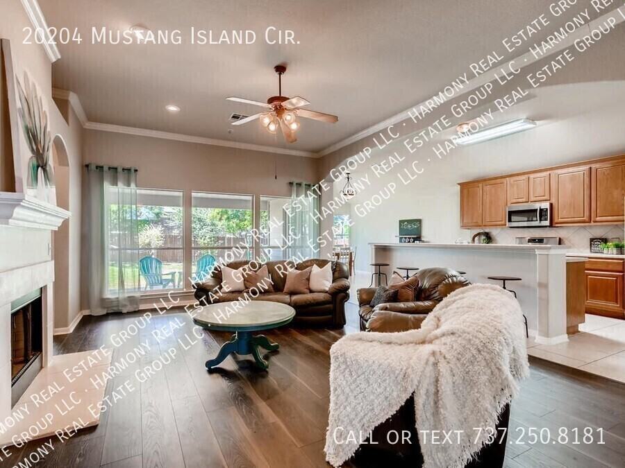 20204 Mustang Island Cir - Photo 3 of 19