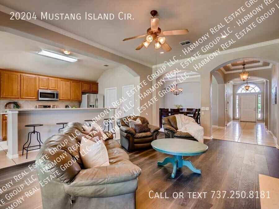 20204 Mustang Island Cir - Photo 5 of 19