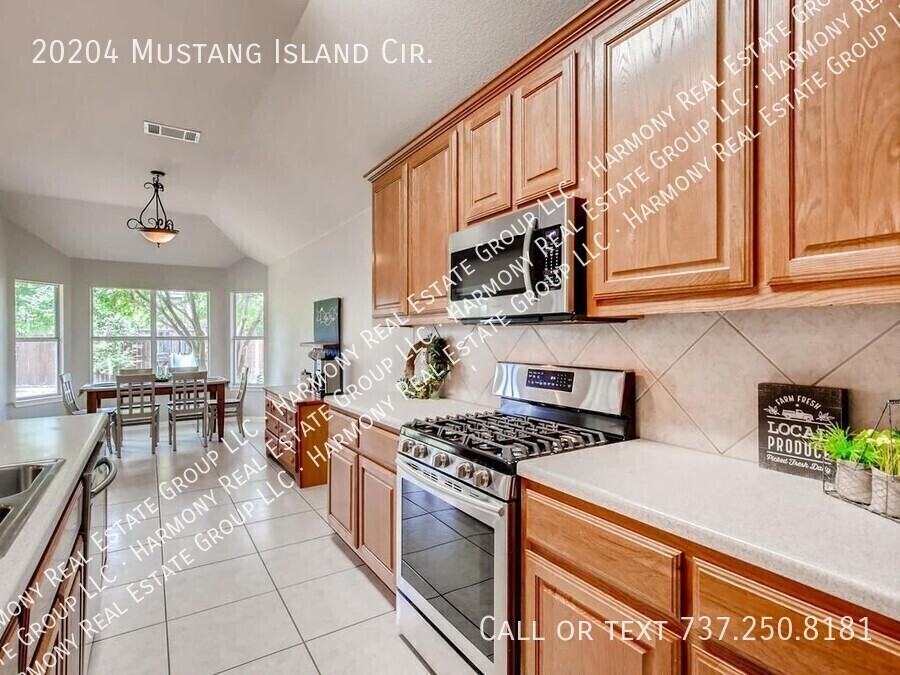 20204 Mustang Island Cir - Photo 6 of 19