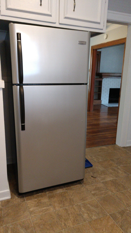 1027 Underwood Ave Se - Photo 4 of 8