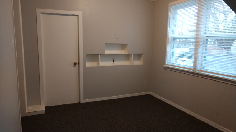 1027 Underwood Ave Se - Photo 7 of 8