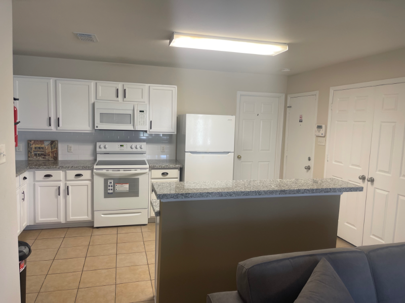 23451 High Point St - Photo 3 of 5