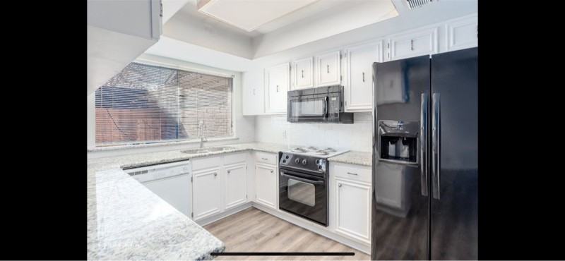 10031 Smitherman Dr - Photo 2 of 9