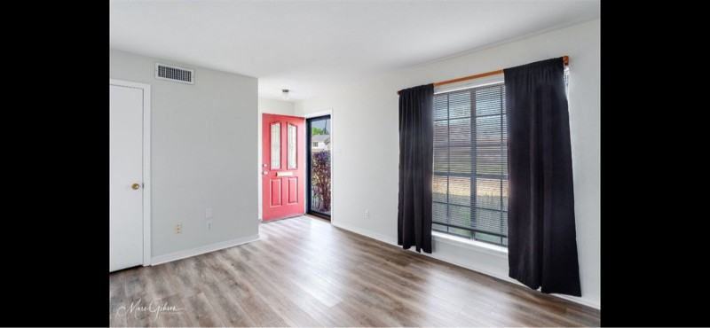 10031 Smitherman Dr - Photo 6 of 9