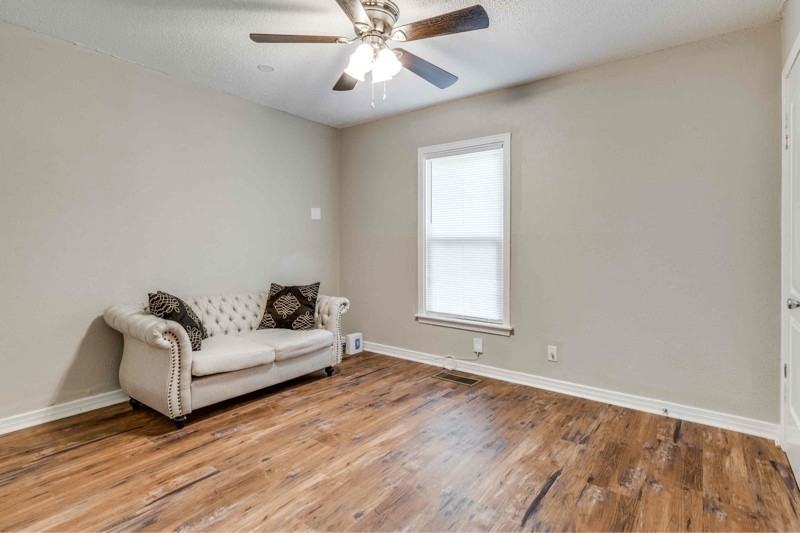 3929 Winfield Ave - Photo 3 of 11