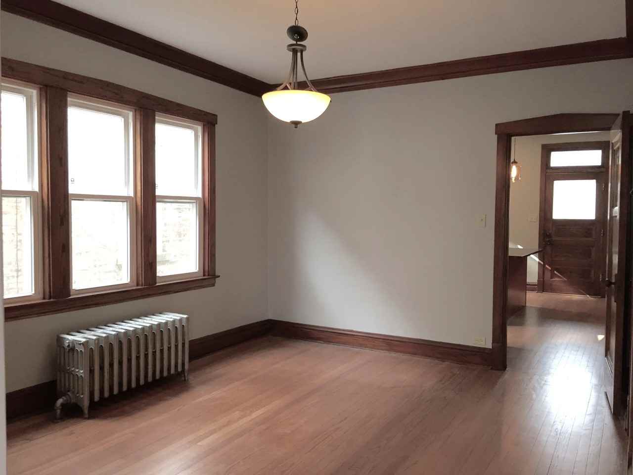 1846 Wesley Ave - Photo 6 of 20