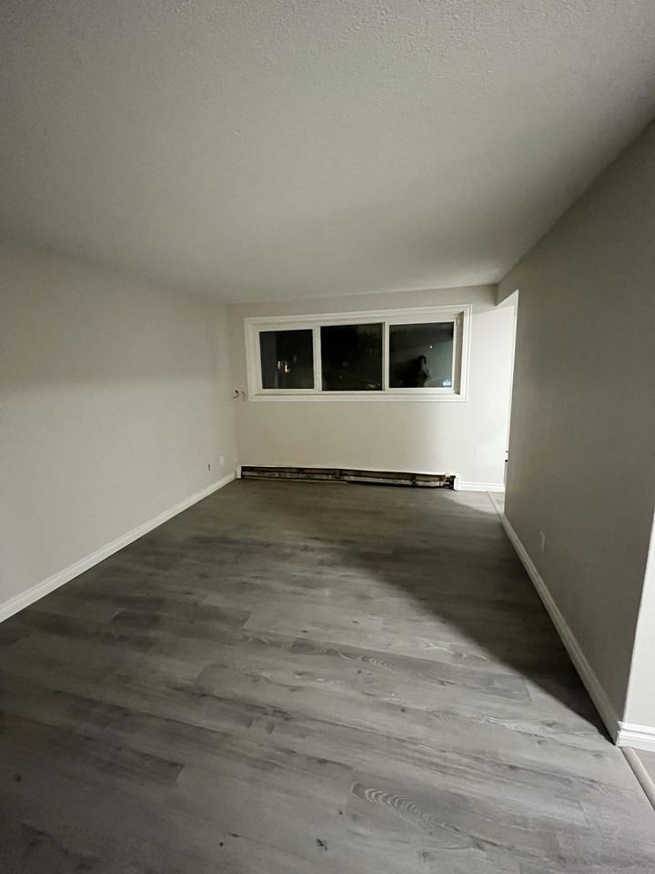 12955 101 St Nw #2 - Photo 3 of 16