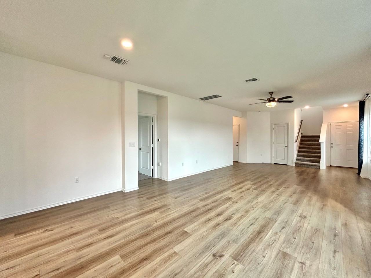 10412 Premier Park St - Photo 6 of 28