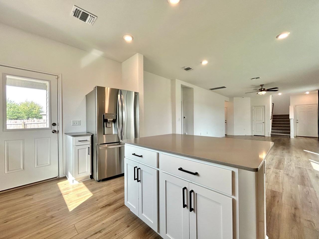 10412 Premier Park St - Photo 7 of 28