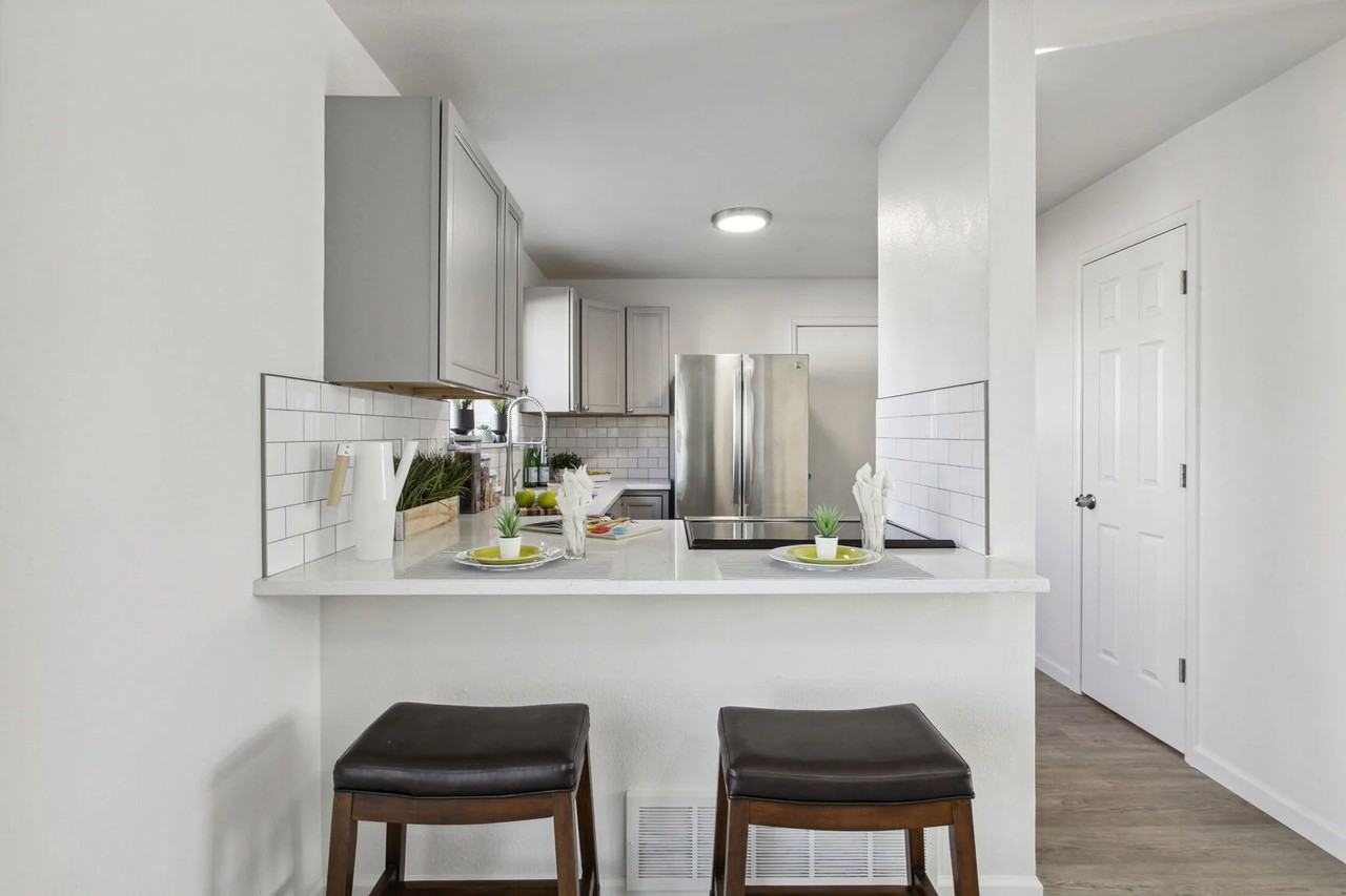 21103 E 42nd Ave - Photo 5 of 20