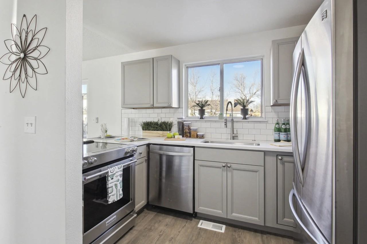 21103 E 42nd Ave - Photo 7 of 20