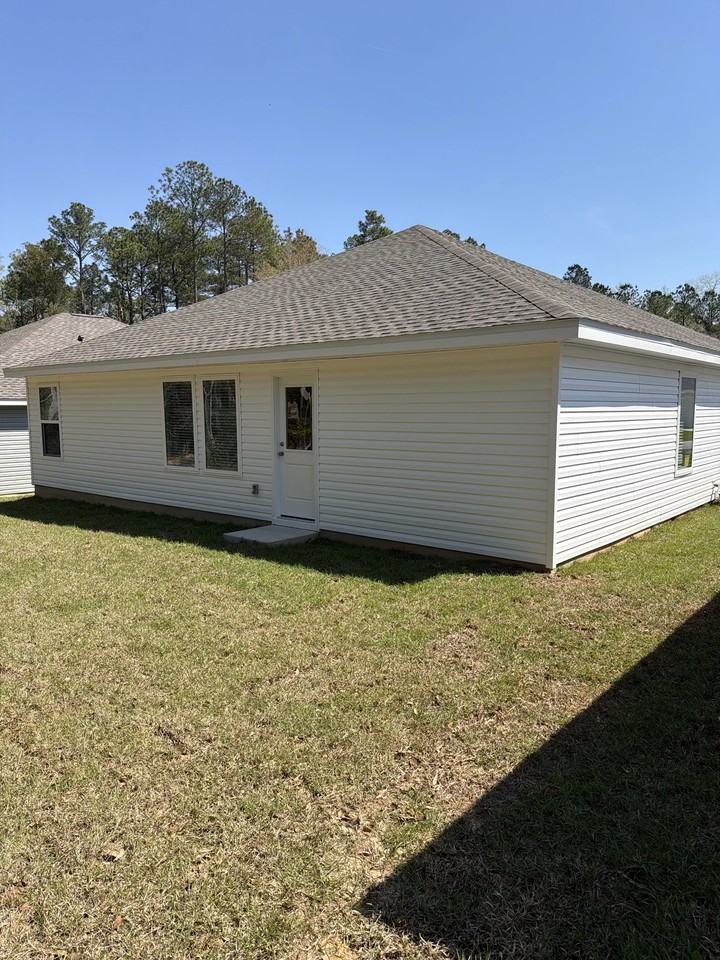 90 Bay Springs Blvd - Photo 2 of 13