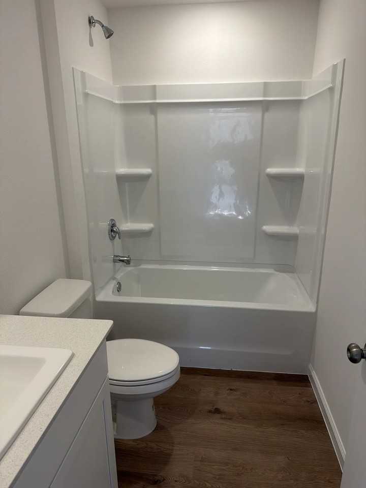 90 Bay Springs Blvd - Photo 3 of 13