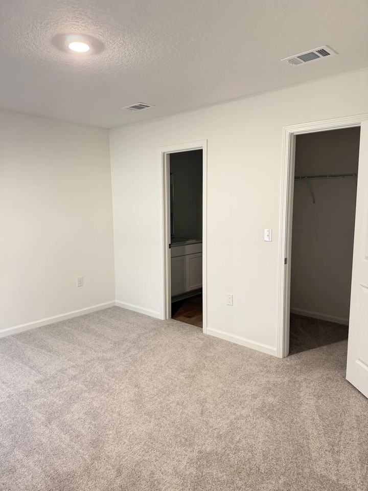 90 Bay Springs Blvd - Photo 5 of 13