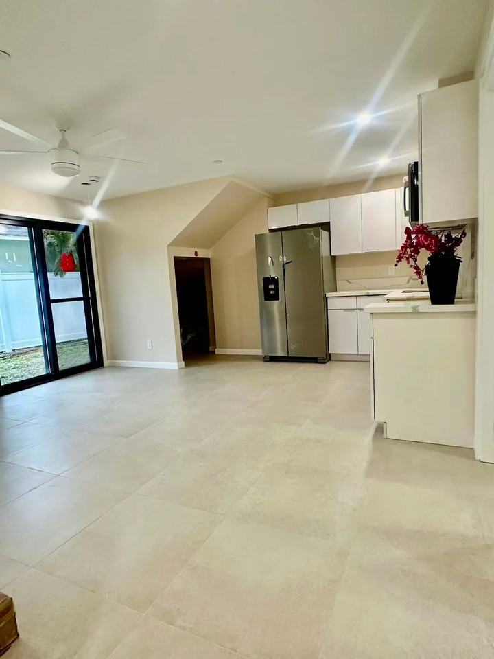 142 Kaloko Ln #2 - Photo 5 of 10