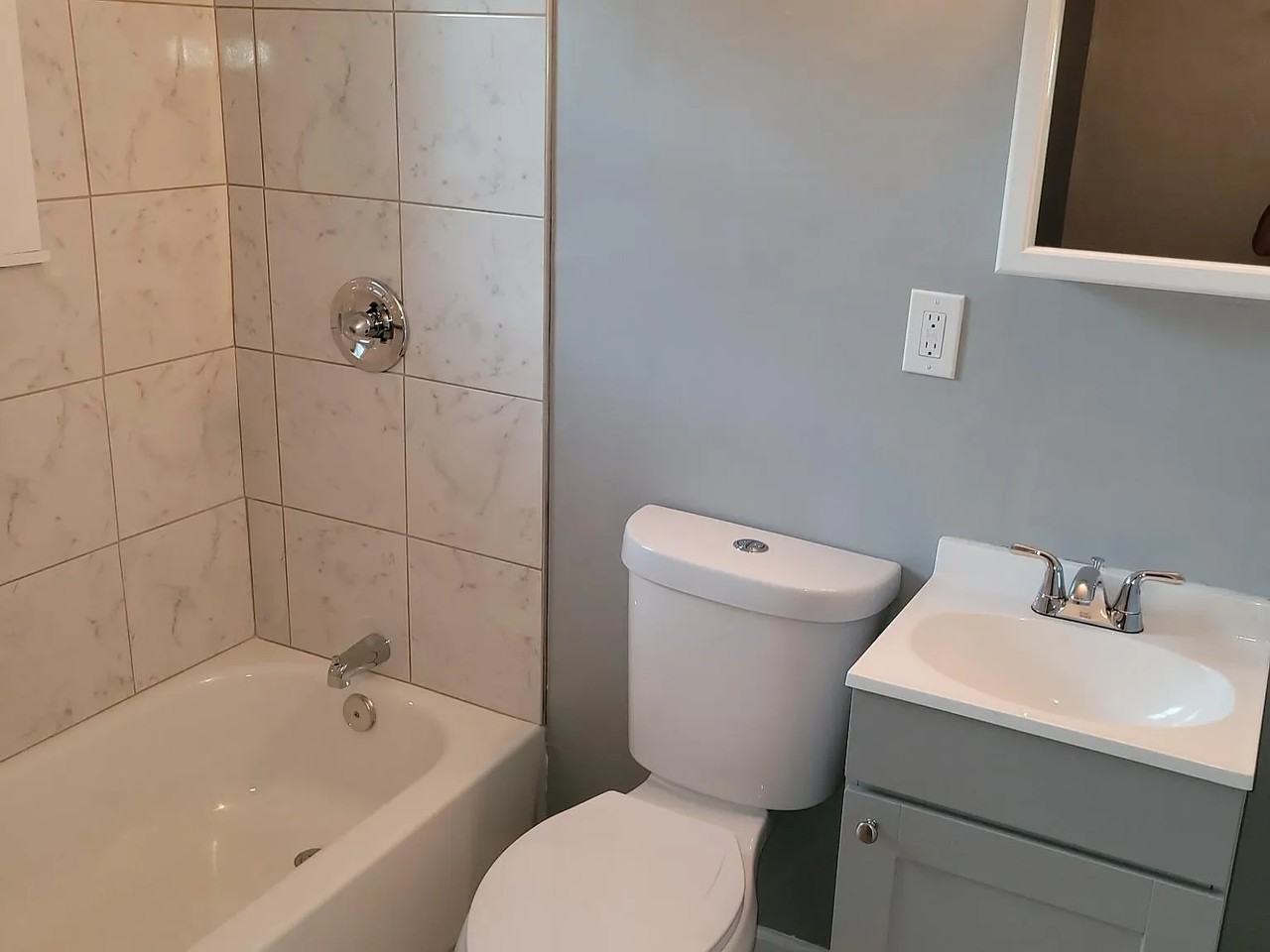 7022 Surrey Dr #2ndFL