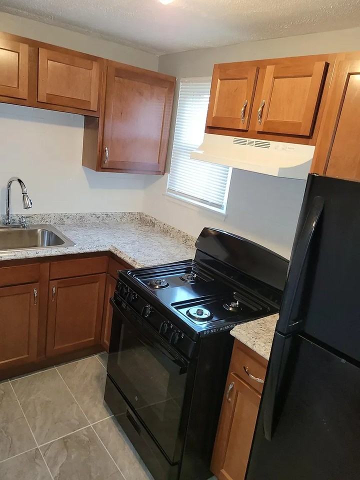 7022 Surrey Dr #2ndFL - Photo 4 of 4