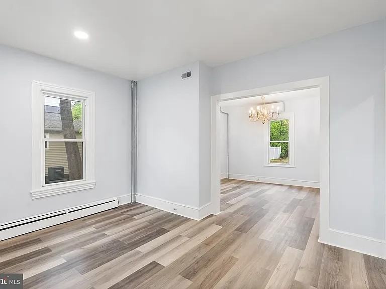 131 E Clinton St - Photo 2 of 15