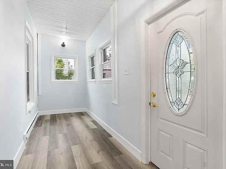 131 E Clinton St - Photo 4 of 15