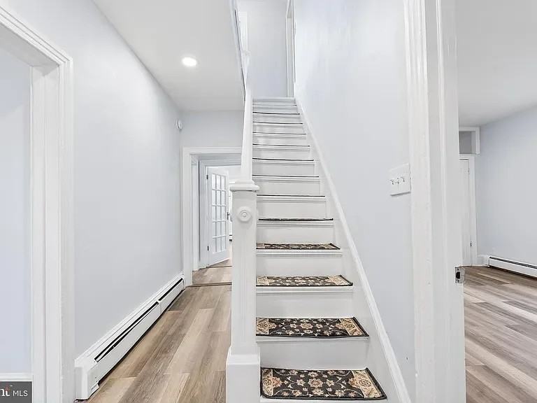 131 E Clinton St - Photo 5 of 15